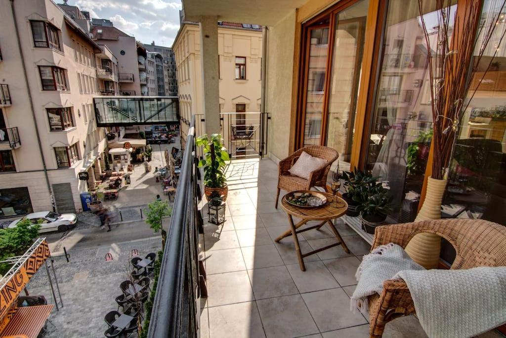 Apartment Grand Adventure In *